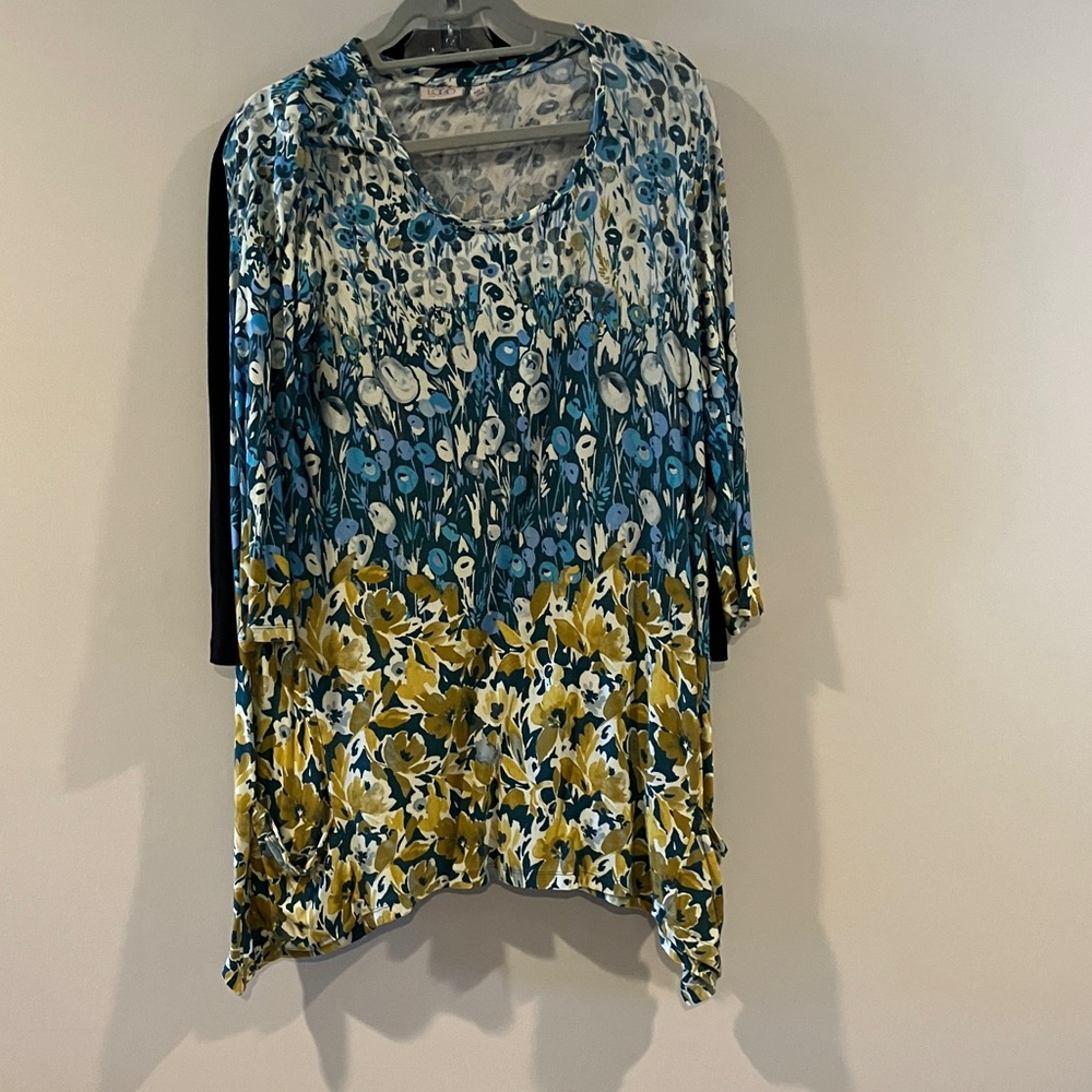 LOGO  Knee Length Knit Dress Floral Size Medium